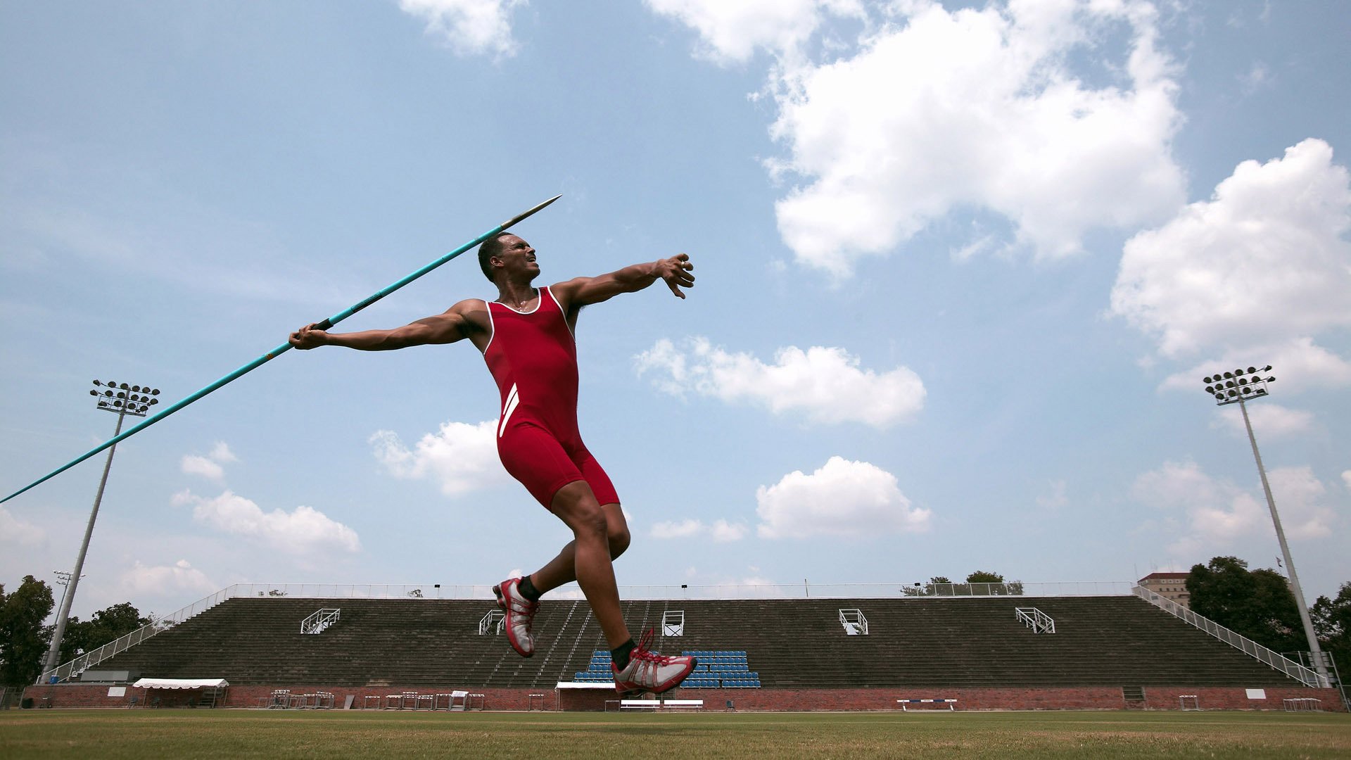 斯托克城主帅谈未来目标：力争进入前四，斯托克城老板